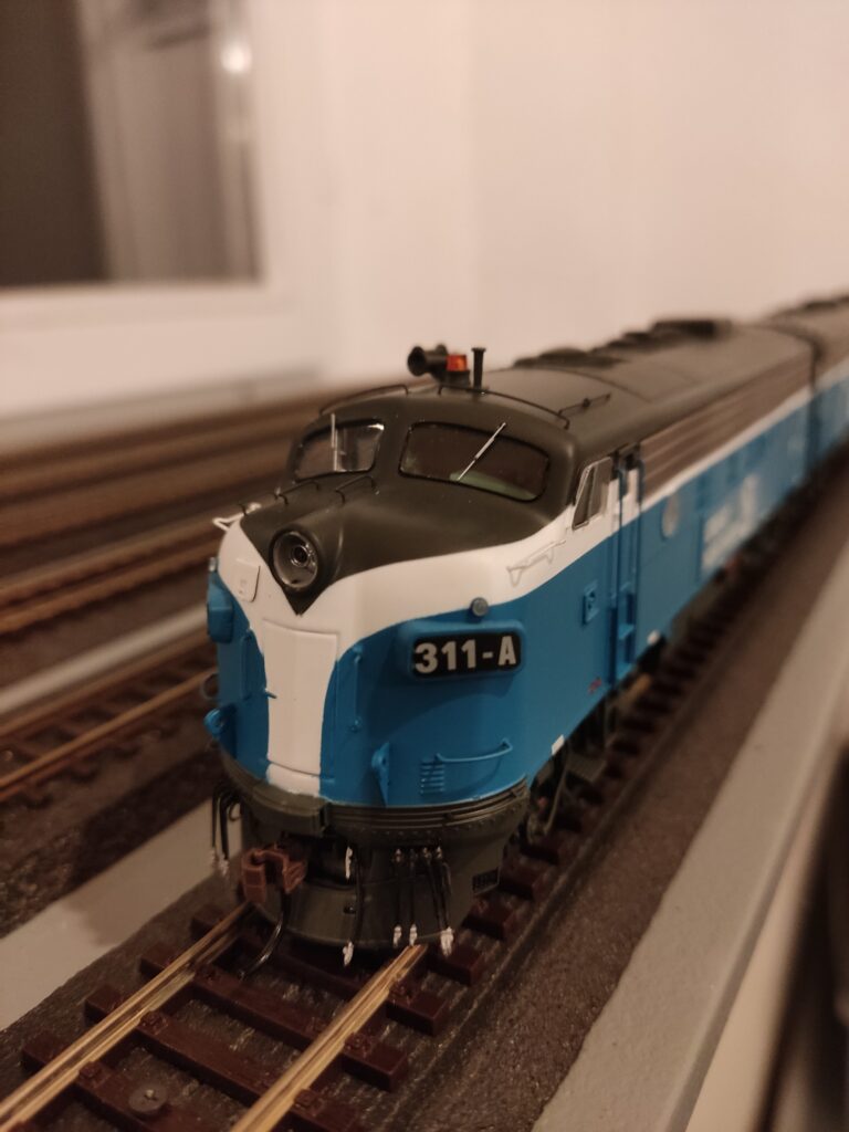 Modellbahn Walthers F7A Diesellocomotive Great Northern H0Scale